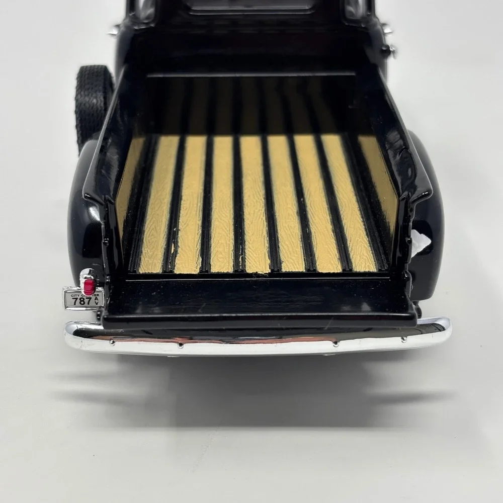 1953 Chevrolet 3100 Pickup Truck Welly Premium Edition 1:24 Diecast Metal Black